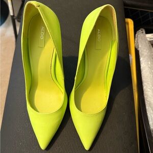 Aldo Green Heels Vibrant Pump Style